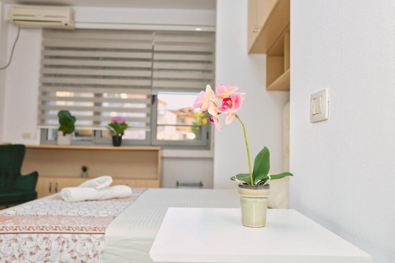 Nice & quite studio apartment in Tirana