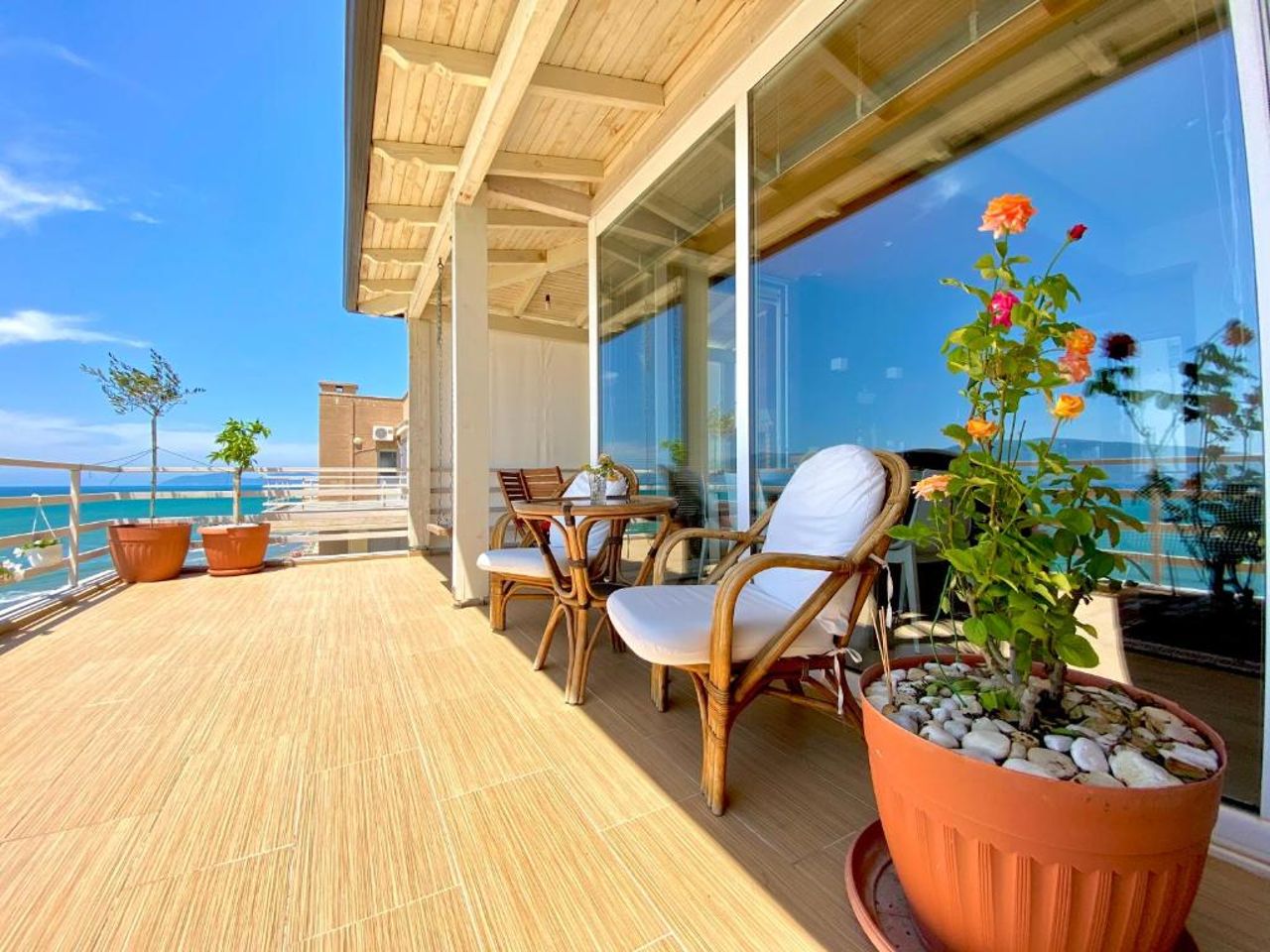 Eka Luxury Two-Bedroom Seaview Apartment