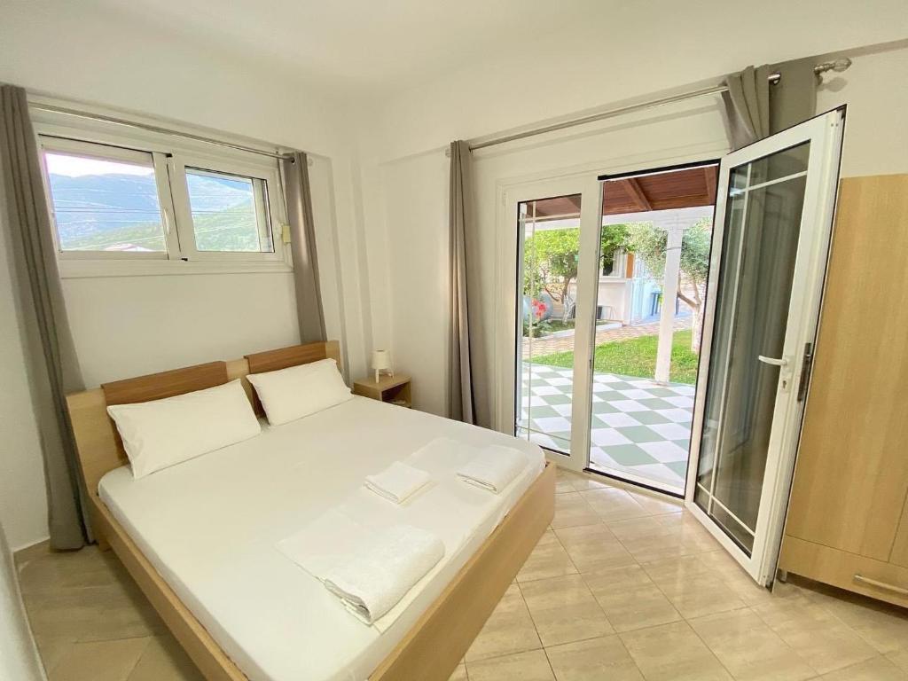Yard Paradise Rooms Dhermi
